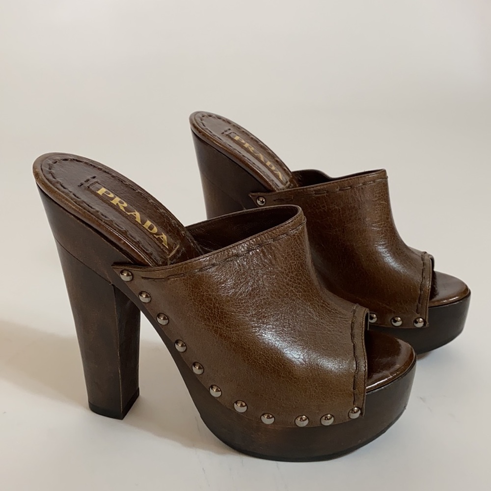 PRADA - Picture 4 of 9